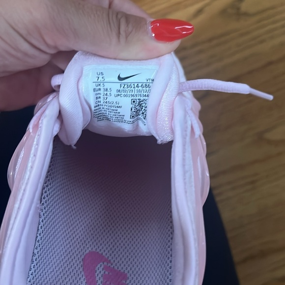 Nike Air VaporMax Plus - Picture 3 of 3